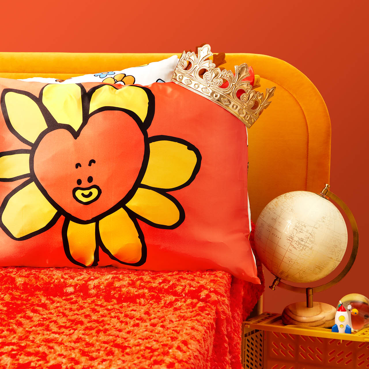 BT21 trifft Kitsch Satin-Kissenbezug - TATA